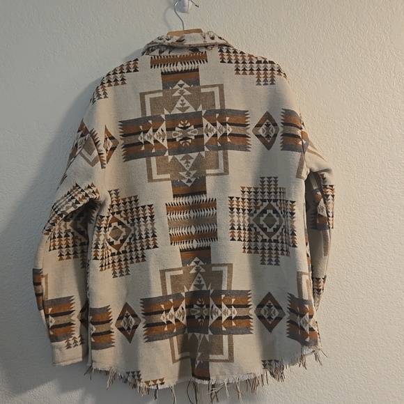 Elleborn Aztec Shacket - Picture 8 of 9